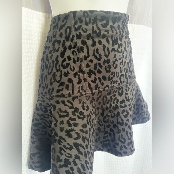 Velvet Black Cheetah Skirt - Picture 3 of 5